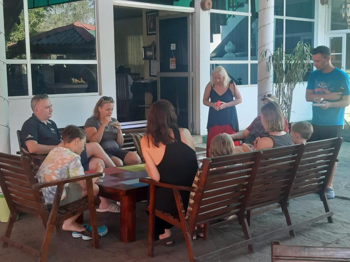 Hill Cool & Restaurant * Hatton