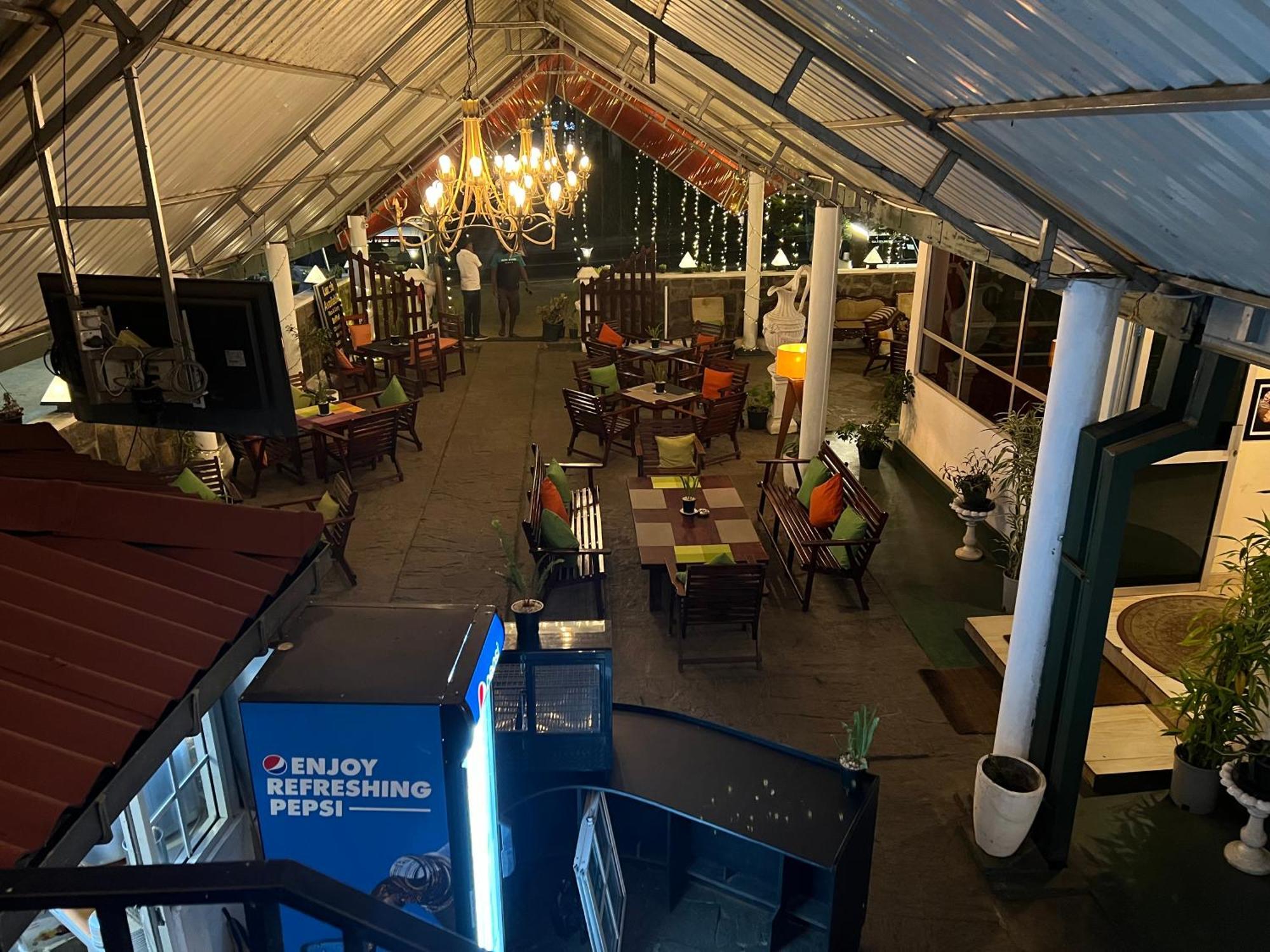 Hill Cool & Restaurant Hotel *