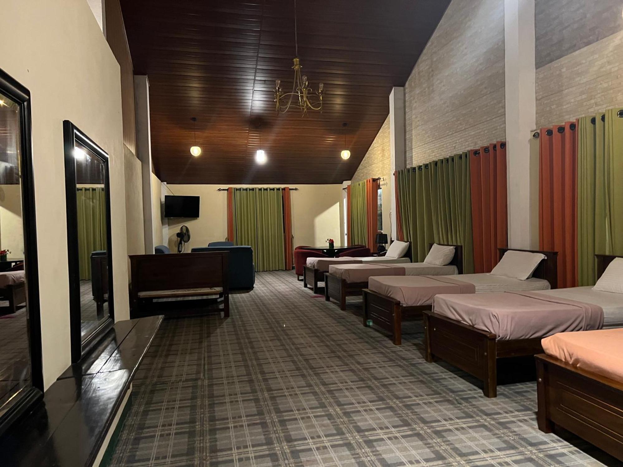 Hill Cool & Restaurant Hotel *